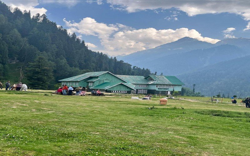 Kashmir Family Tour Packages From Pune