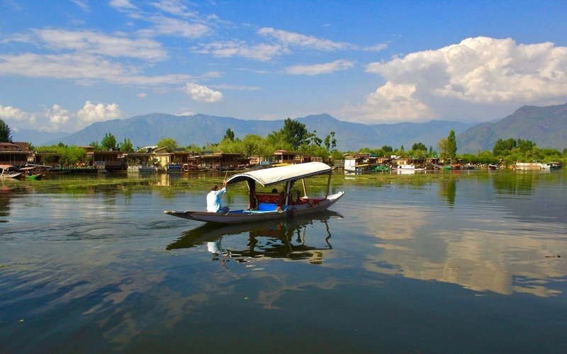 Srinagar Tour Package From Ahmedabad