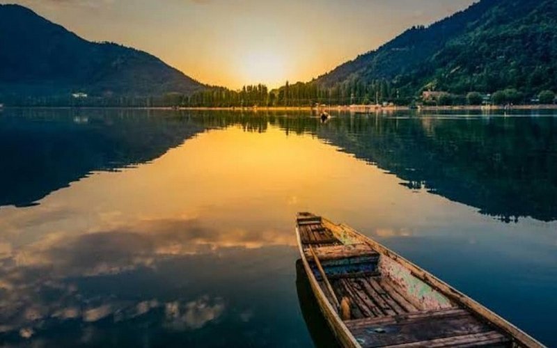 Srinagar Tour Package From Ahmedabad