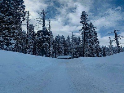 Kashmir Family Tour Packages From Pune Kashmir Family Tour Packages From Pune